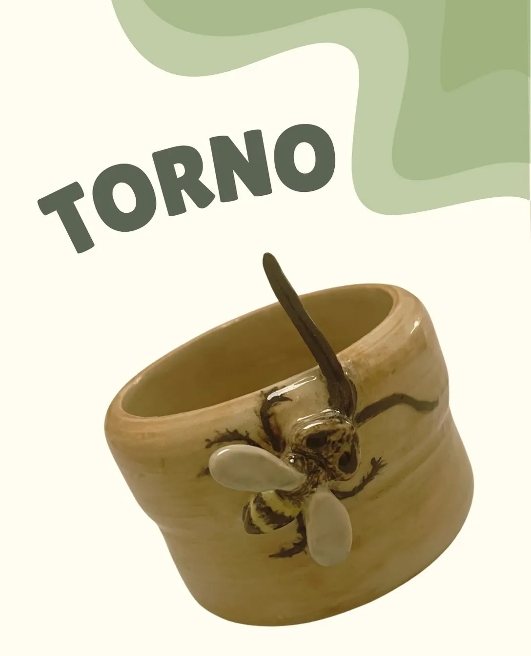 Cuenco de torno con una abeja en relieve